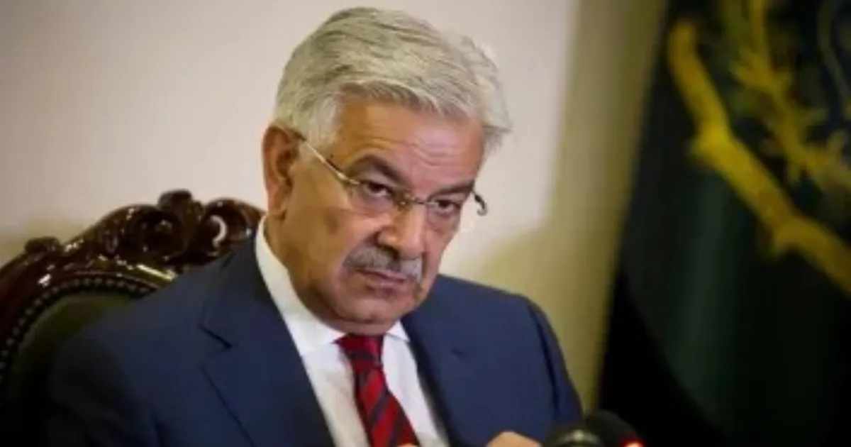 Khawaja Asif Raises Concerns Over Senior Officials’ Departure From Pakistan’s Public Institutions