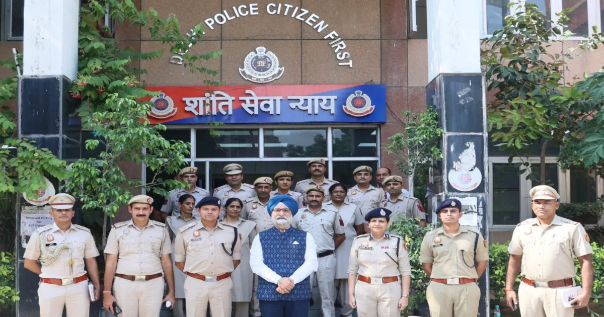 Delhi Lieutenant Governor Visits Police Station In Dwarka Without Prior Notice