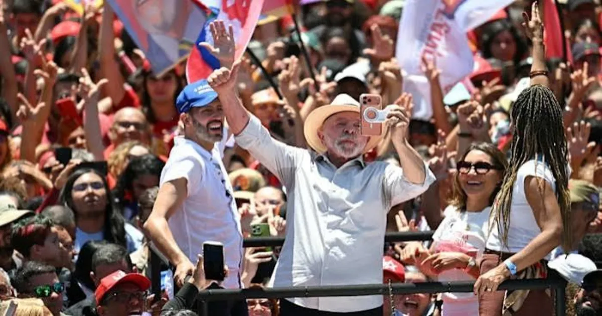 Brazilian President Lula Seeks Political Comeback Through Voter Outreach