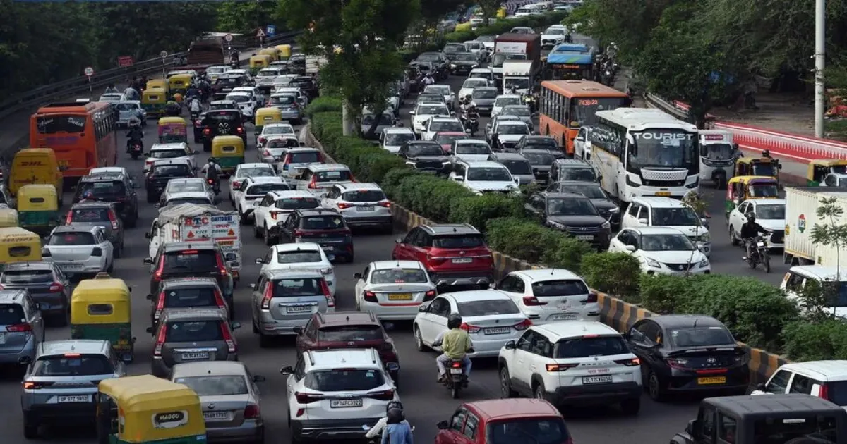 Delhi’s Proposed Ban On Non-BS-VI Vehicles Could Disrupt Daily Commuters’ Travel Plans