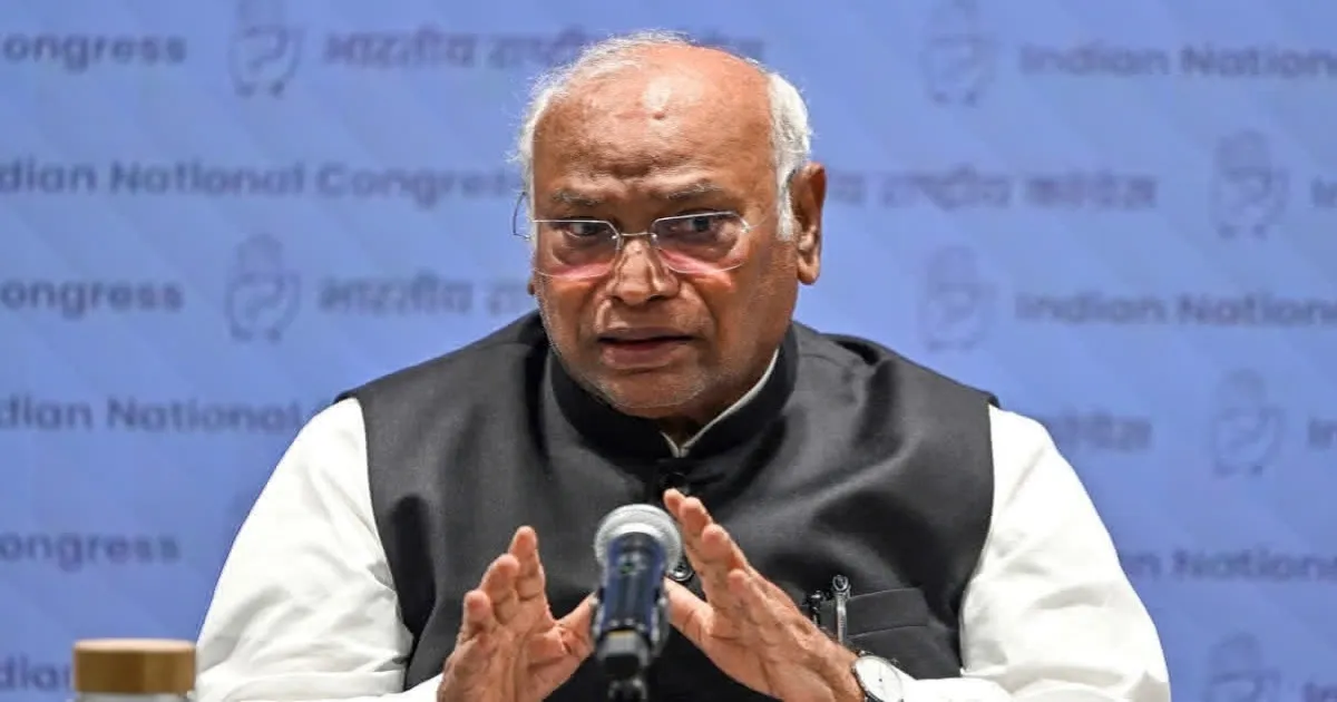 Congress Keeps Pressure On Election Authorities As Kharge Backs Continued Vote Chori Protests