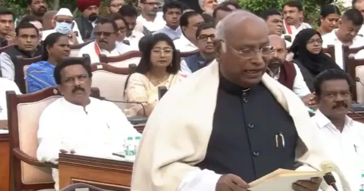 Kharge Raises Six Concerns Over Gyanesh Kumar During Opposition’s Symbolic Impeachment Drive