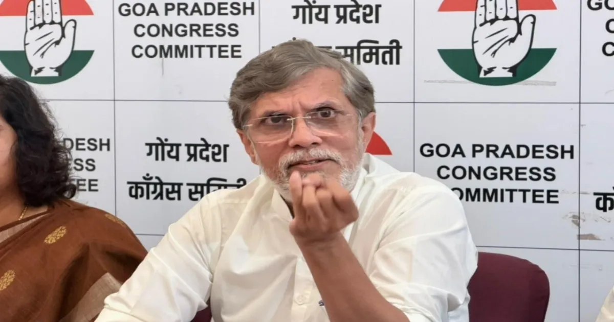 Congress Leader Pawan Khera Attacks AAP Over Defection Allegations At Panaji Press Conference