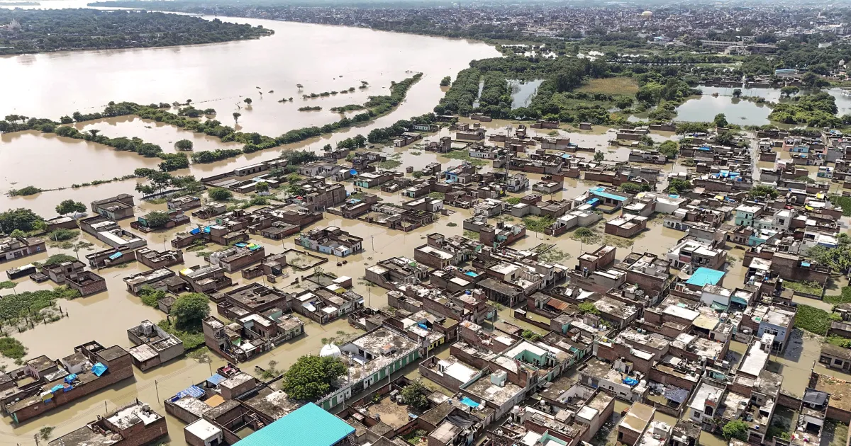 Climate Change Gets Real! Yamuna Recedes, Thousands Return To Destroyed Homes, Silt