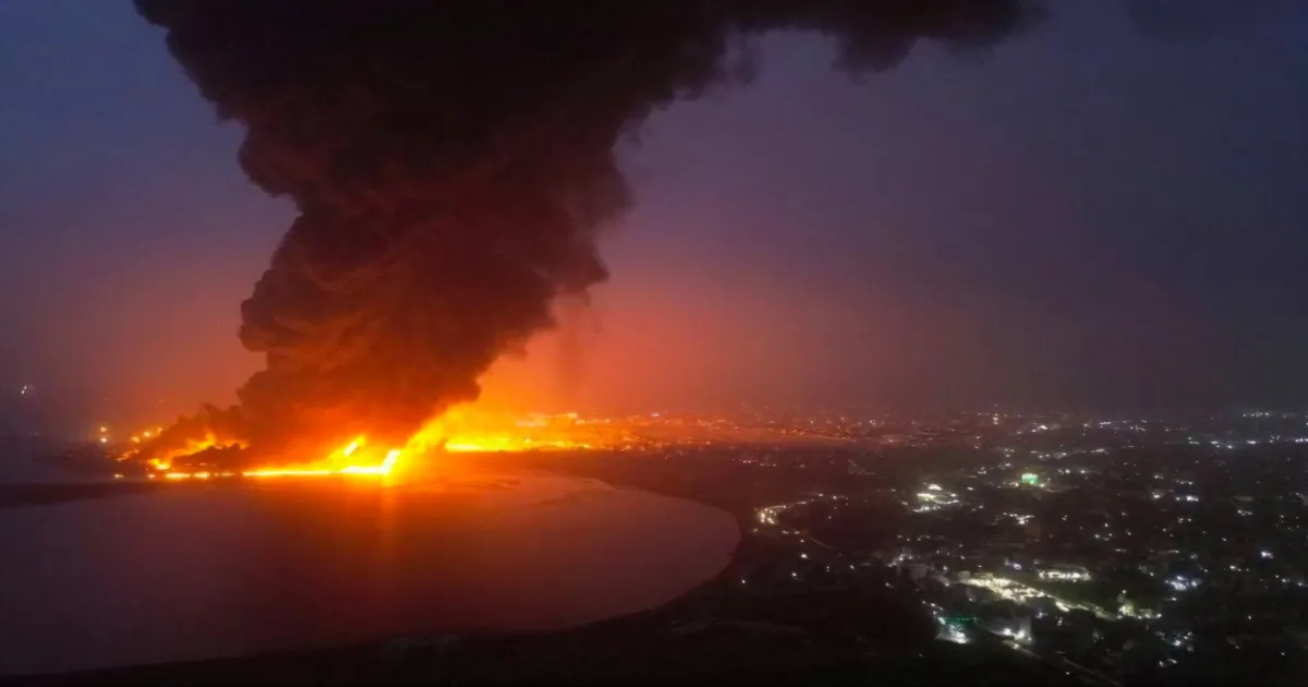 breaking-us-launches-airstrikes-on-yemens-capital-sanaa