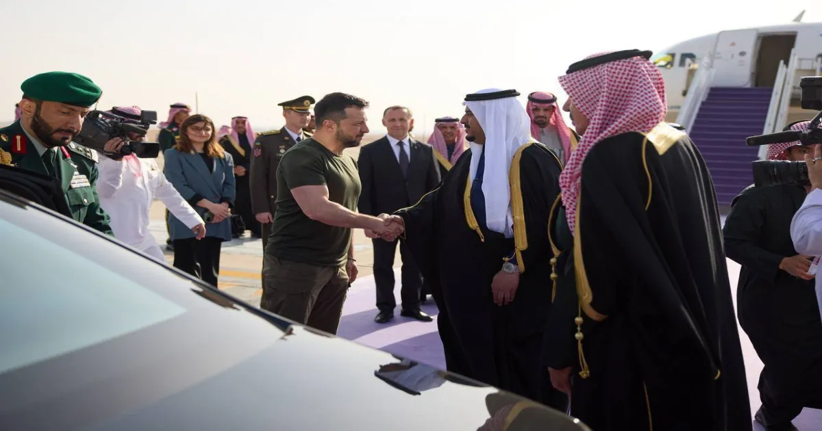 Zelenskyy Lands in Saudi Arabia Ahead of Ukraine-US Summit
